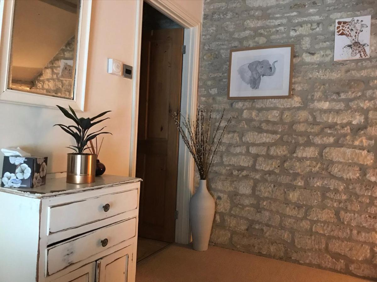 Dove Cottage Bisley  Екстериор снимка
