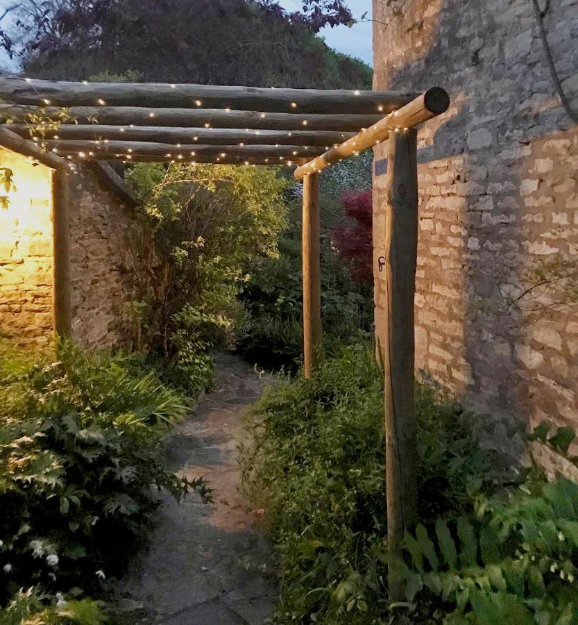 Dove Cottage Bisley  Екстериор снимка