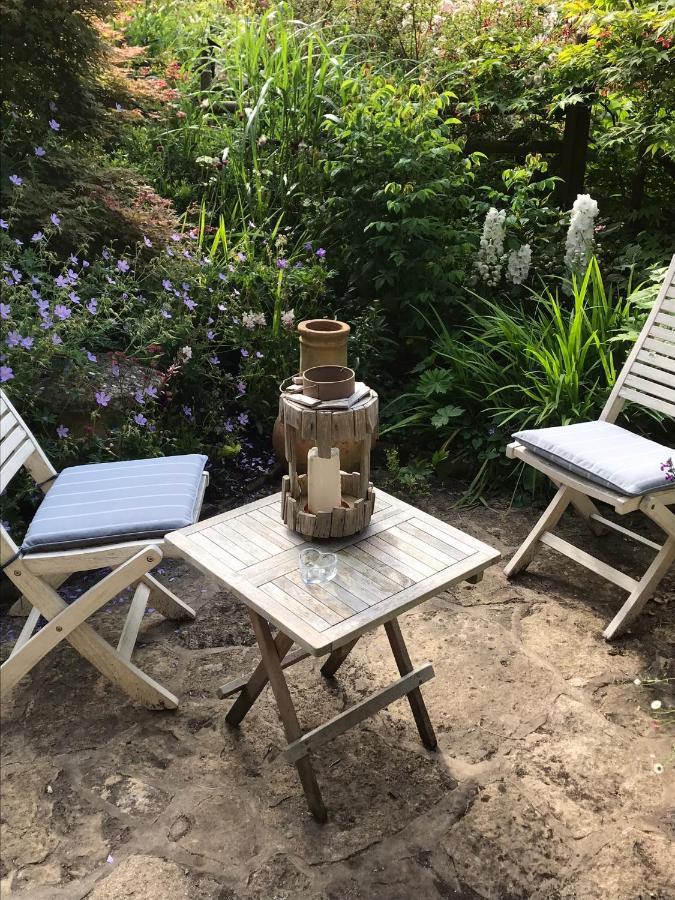 Dove Cottage Bisley  Екстериор снимка