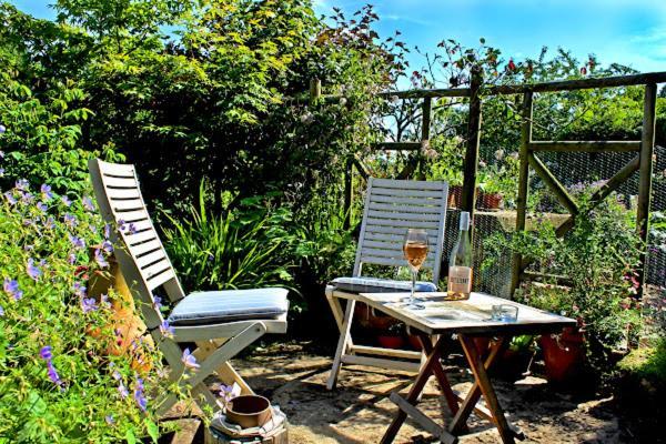 Dove Cottage Bisley  Екстериор снимка