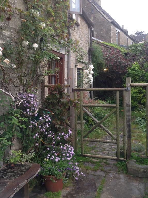Dove Cottage Bisley  Екстериор снимка