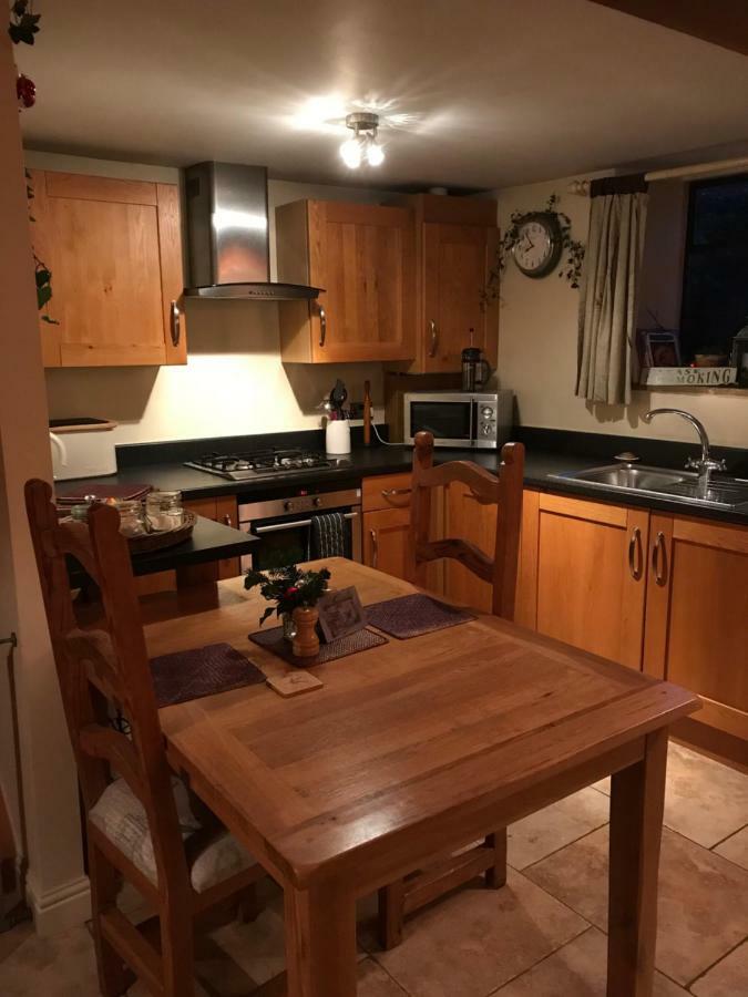 Dove Cottage Bisley  Екстериор снимка
