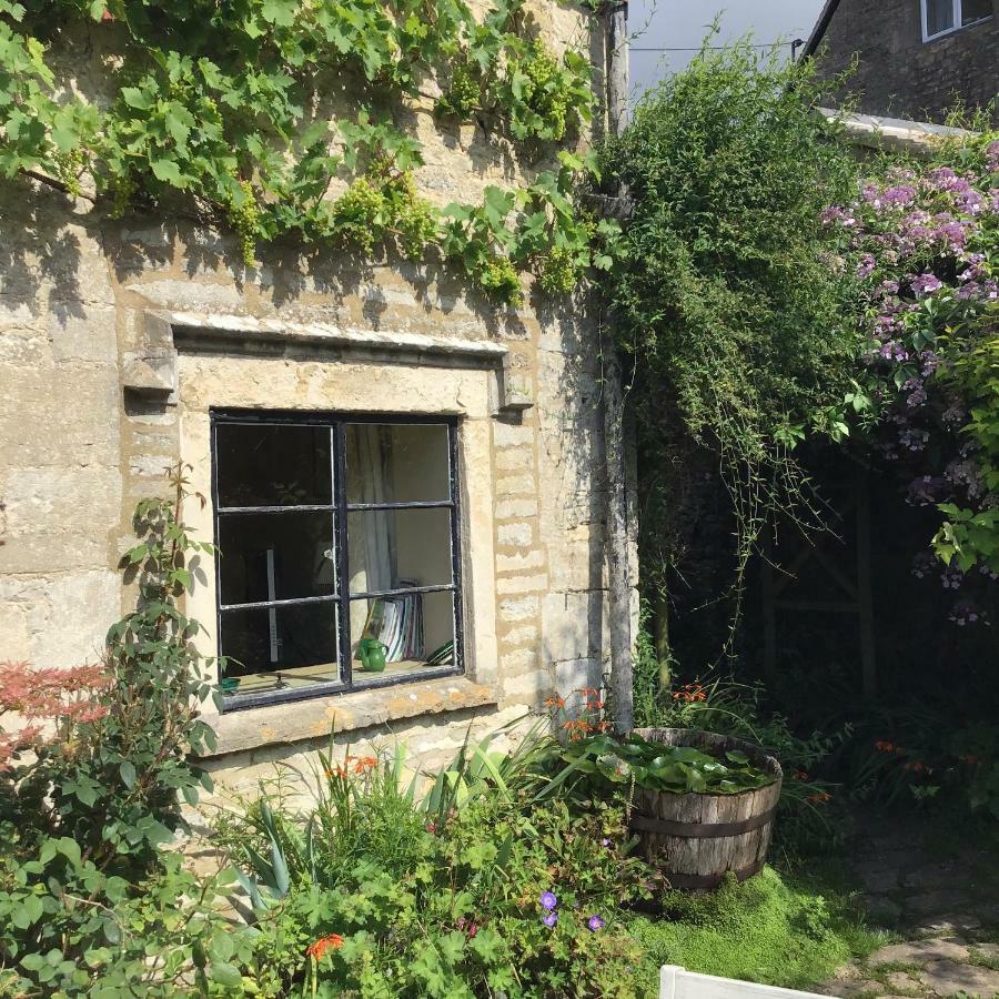 Dove Cottage Bisley  Екстериор снимка