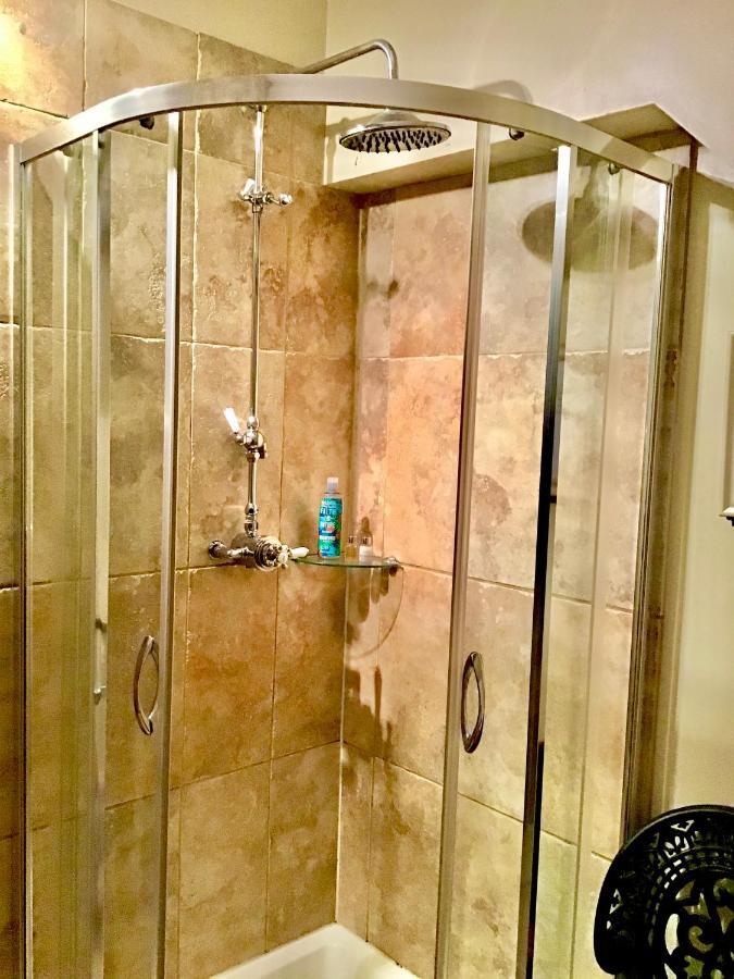 Dove Cottage Bisley  Екстериор снимка